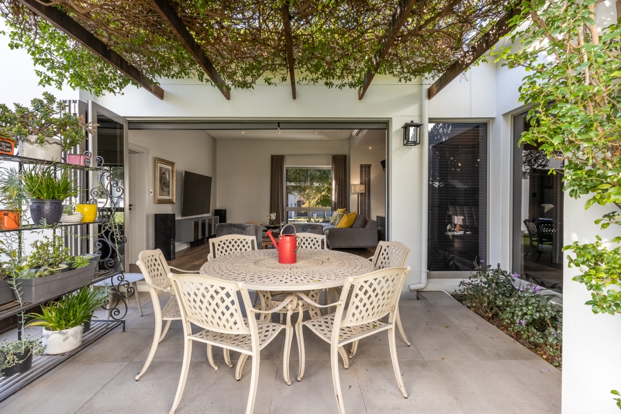 4 Bedroom Property for Sale in Lemoenkloof Western Cape